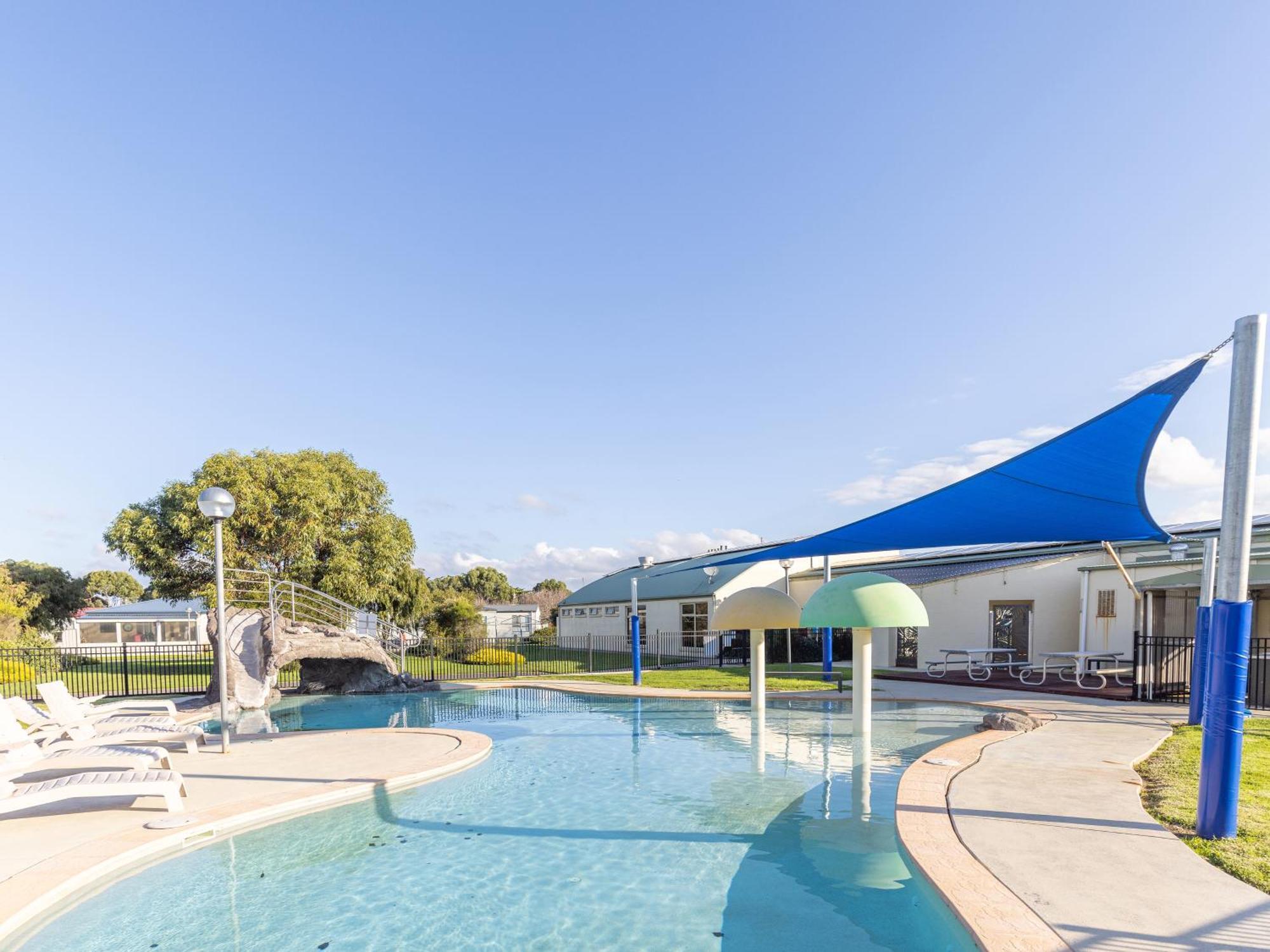 Nrma Warrnambool Riverside Holiday Park Luaran gambar