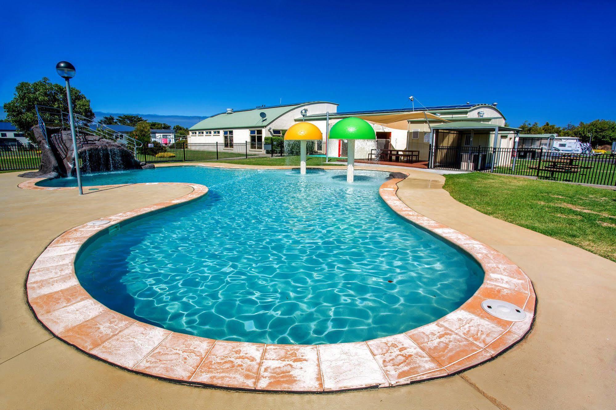 Nrma Warrnambool Riverside Holiday Park Luaran gambar